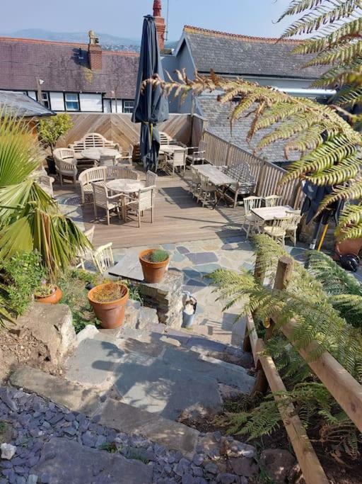 Llandudno Apartment, Quirky Pub With Tropical Beer Garden Exterior foto