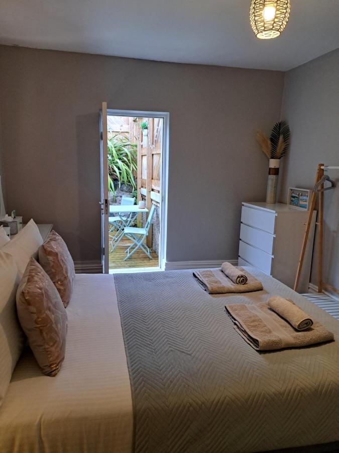 Llandudno Apartment, Quirky Pub With Tropical Beer Garden Exterior foto